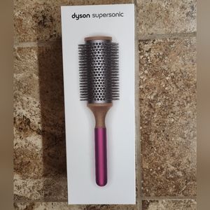 Dyson vented barrel brush